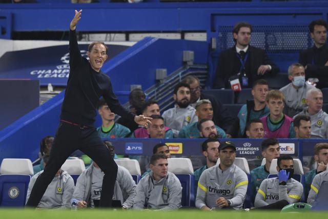 巴神时隔1701天重返意甲 球迷想要球衣巴神脱球裤